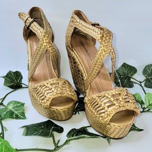 OBSESSION RULES WOMEN LADIES 8 GOLD BUCKLE 3" PLATFORM WEDGE OPEN TOE SANDAL